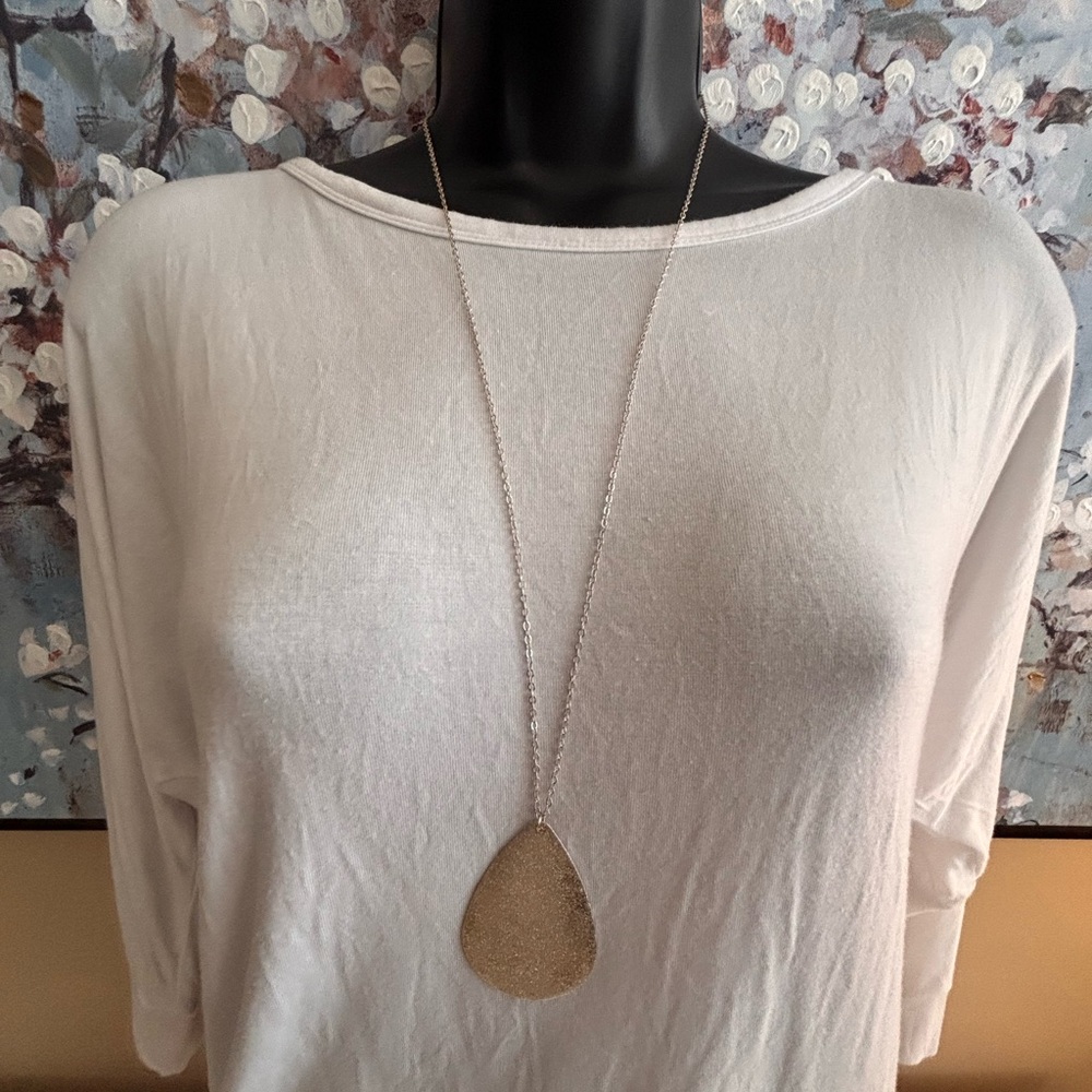 Silver Teardrop Pendant Necklace
